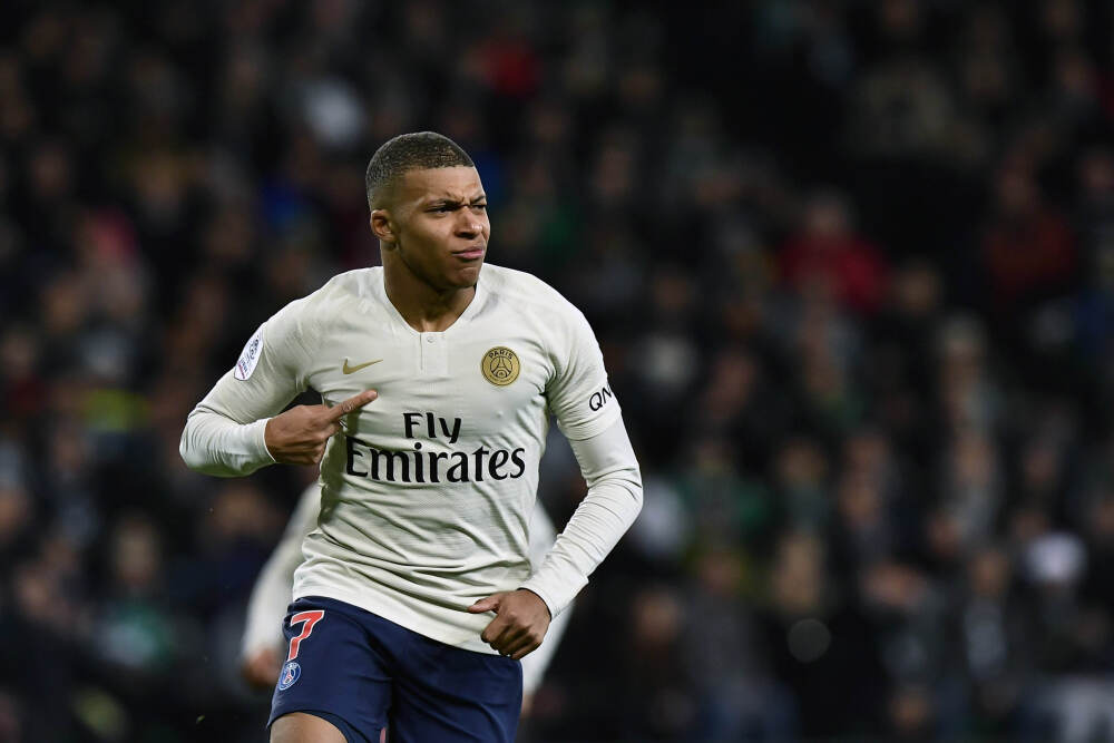 东体：阿洛伊西上月底已道别，他与浙江队签订1+1的合同